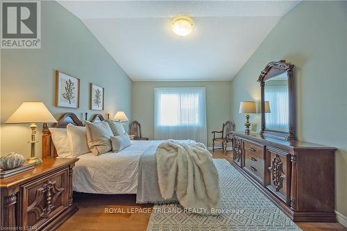 #46 -620 Thistlewood Dr, London, ON - Indoor Photo Showing Bedroom