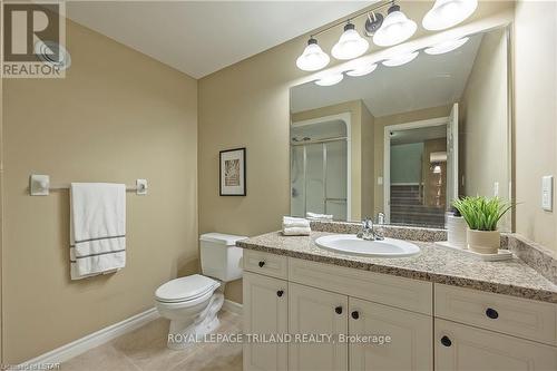 #46 -620 Thistlewood Dr, London, ON - Indoor Photo Showing Bathroom