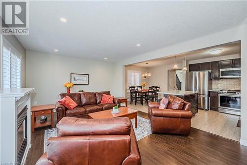 82 Dawes Avenue, Guelph, ON - Indoor Photo Showing Living Room
