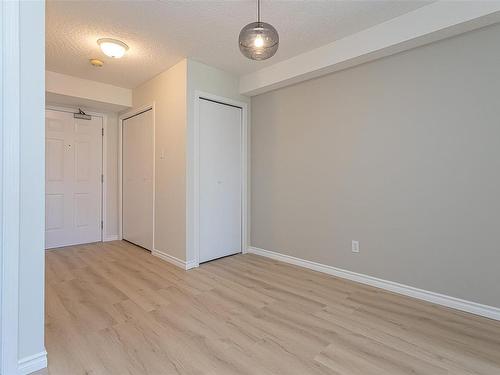 311-545 Manchester Rd, Victoria, BC - Indoor Photo Showing Other Room