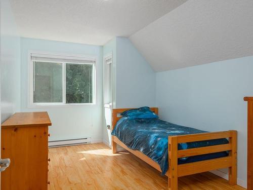 3460 Cobble Hill Rd East, Cobble Hill, BC - Indoor Photo Showing Bedroom