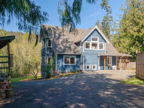 3460 Cobble Hill Rd East, Cobble Hill, BC - Outdoor With Facade