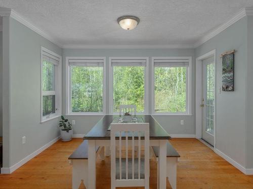 3460 Cobble Hill Rd East, Cobble Hill, BC - Indoor Photo Showing Dining Room