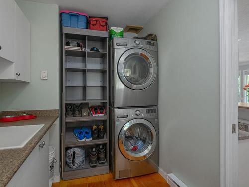 3460 Cobble Hill Rd East, Cobble Hill, BC - Indoor Photo Showing Laundry Room