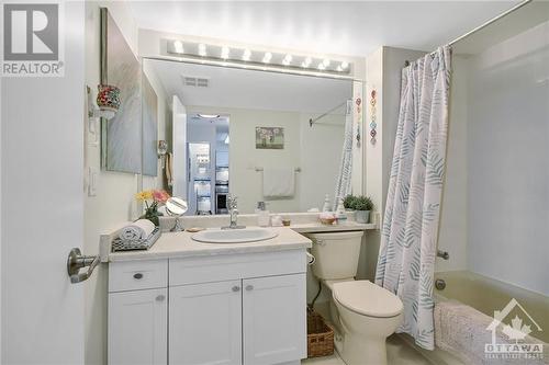 545 St Laurent Boulevard Unit#2206, Ottawa, ON - Indoor Photo Showing Bathroom