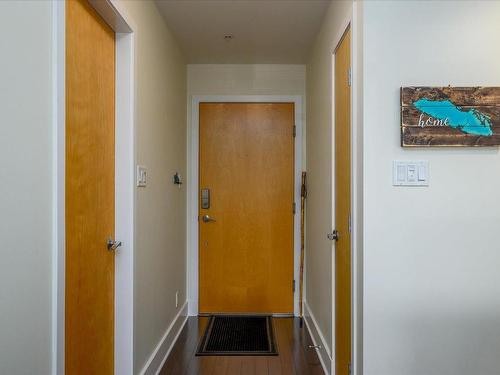 305-194 Beachside Dr, Parksville, BC - Indoor Photo Showing Other Room