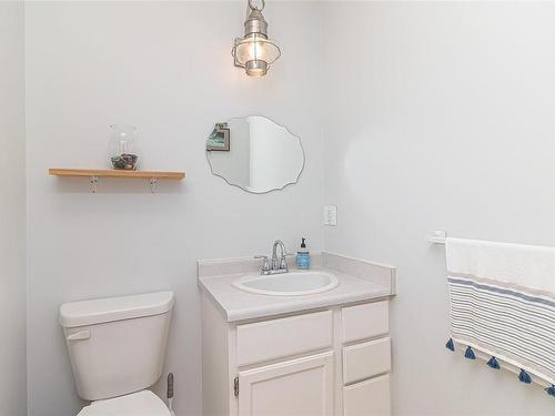 15-6110 Seabroom Rd, Sooke, BC - Indoor Photo Showing Bathroom