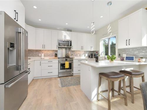 861 Tomack Loop, Langford, BC - Indoor Photo Showing Kitchen With Upgraded Kitchen