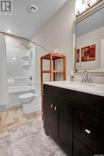 423 Martens Street, Warman, SK - Indoor Photo Showing Bathroom