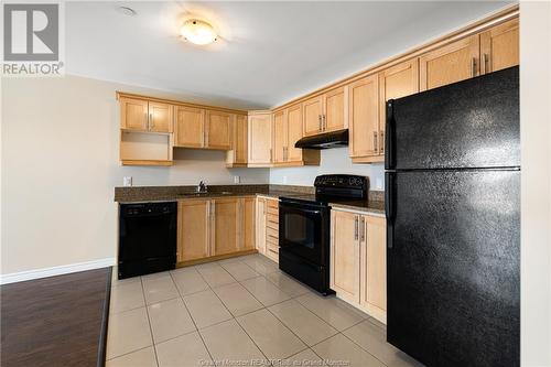 33 Sifroi Unit#304, Dieppe, NB - Indoor Photo Showing Kitchen