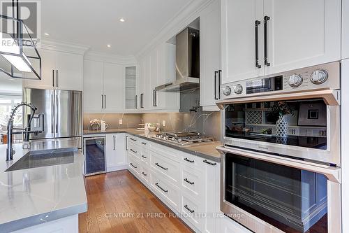 22 Innismore Cres, Toronto, ON - Indoor Photo Showing Kitchen With Upgraded Kitchen