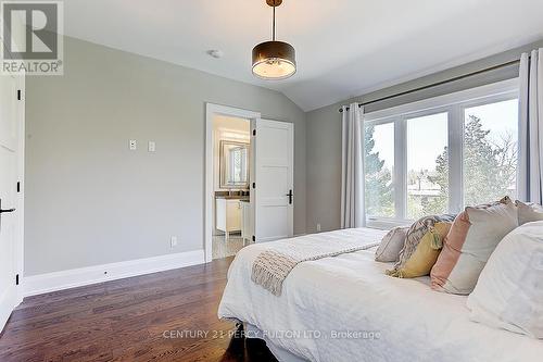 22 Innismore Cres, Toronto, ON - Indoor Photo Showing Bedroom