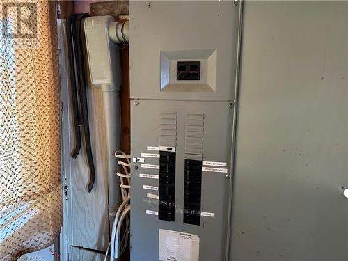 200 Amp Electrical Service with breakers - 8 Carter Road, Northern Bruce Peninsula, ON - Indoor