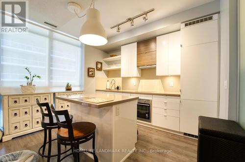714 - 59 Annie Craig Drive, Toronto, ON - Indoor Photo Showing Kitchen
