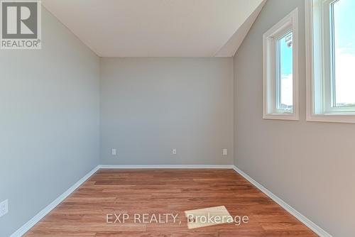 420 Newport Dr, Cambridge, ON - Indoor Photo Showing Other Room