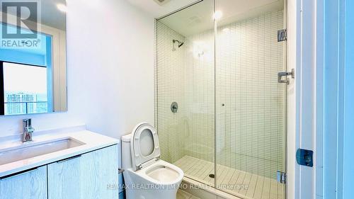 #1521 -1 Jarvis St, Hamilton, ON - Indoor Photo Showing Bathroom