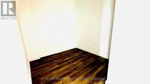 #1521 -1 Jarvis St, Hamilton, ON - Indoor Photo Showing Other Room