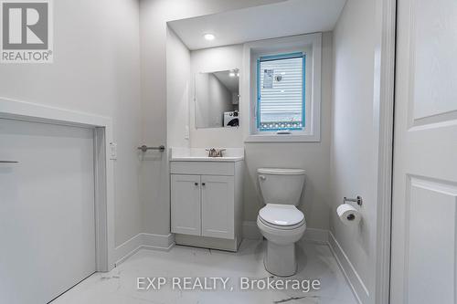 109 Kovac Road, Cambridge, ON - Indoor Photo Showing Bathroom