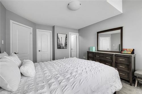 74 Loxleigh Lane, Breslau, ON - Indoor Photo Showing Bedroom