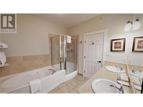 200 Bighorn  Boulevard Unit# 234 A, Radium Hot Springs, BC - Indoor Photo Showing Bathroom