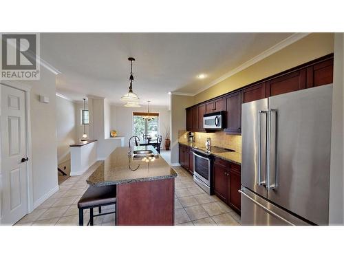 200 Bighorn  Boulevard Unit# 234 A, Radium Hot Springs, BC - Indoor Photo Showing Kitchen