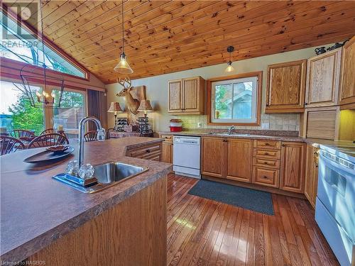 420 Mallory Beach Road, South Bruce Peninsula, ON - Indoor Photo Showing Kitchen