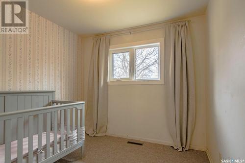 18 Mills Crescent, Saskatoon, SK - Indoor Photo Showing Bedroom