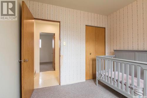 18 Mills Crescent, Saskatoon, SK - Indoor Photo Showing Bedroom