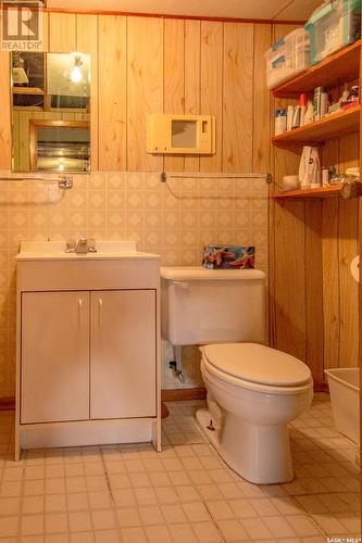 18 Mills Crescent, Saskatoon, SK - Indoor Photo Showing Bathroom