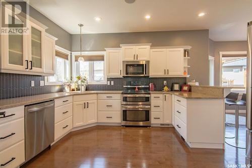 206 Blackstock Cove, Saskatoon, SK - Indoor Photo Showing Kitchen With Stainless Steel Kitchen
