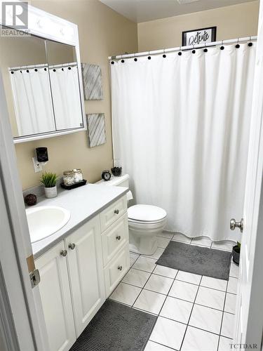 15 Superior St, Kapuskasing, ON - Indoor Photo Showing Bathroom