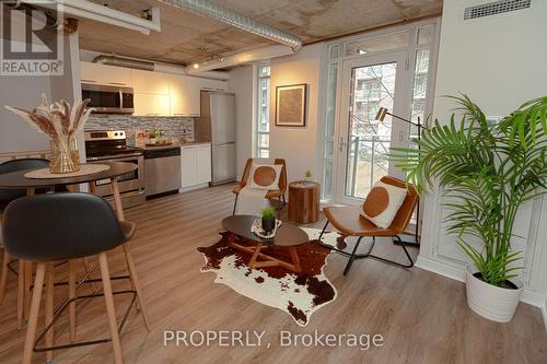 170 Sudbury St, Toronto, ON - Indoor Photo Showing Living Room