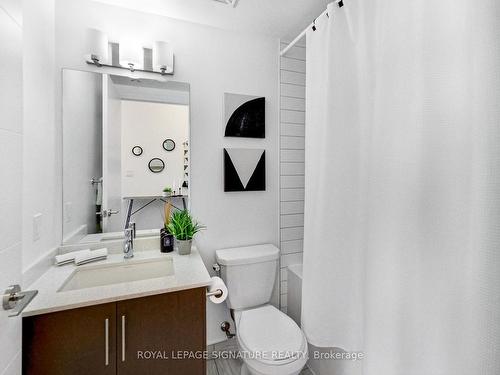 2111-460 Adelaide St E, Toronto, ON - Indoor Photo Showing Bathroom