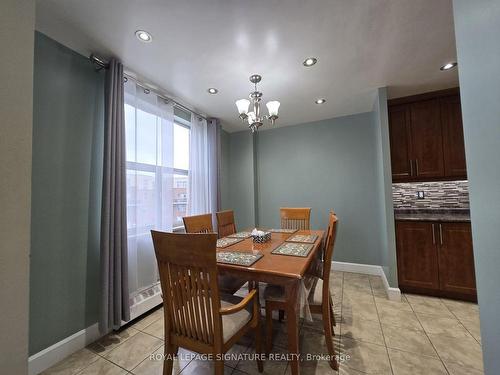 212-1055 A Forestwood Dr, Mississauga, ON - Indoor Photo Showing Dining Room