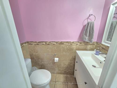 212-1055 A Forestwood Dr, Mississauga, ON - Indoor Photo Showing Bathroom