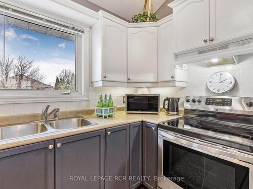 62 Springdale Dr, Kawartha Lakes, ON - Indoor Photo Showing Kitchen With Double Sink