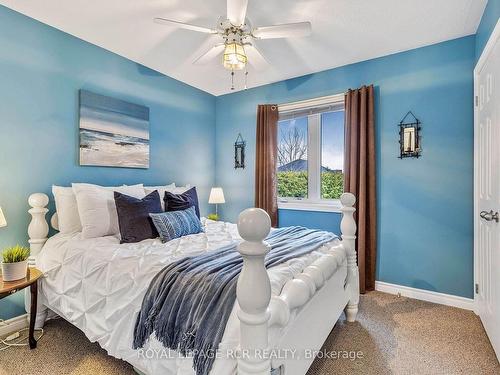 62 Springdale Dr, Kawartha Lakes, ON - Indoor Photo Showing Bedroom
