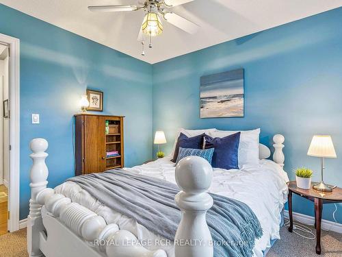 62 Springdale Dr, Kawartha Lakes, ON - Indoor Photo Showing Bedroom