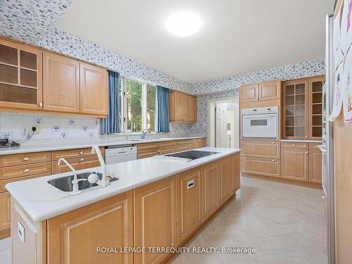 2 Chieftain Cres, Toronto, ON - Indoor Photo Showing Kitchen With Double Sink