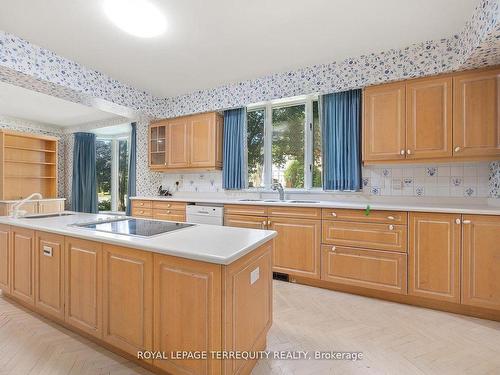 2 Chieftain Cres, Toronto, ON - Indoor Photo Showing Kitchen With Double Sink