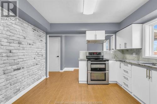 3535 Dougall Avenue, Windsor, ON - Indoor Photo Showing Kitchen