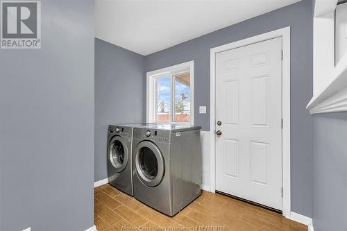 3535 Dougall Avenue, Windsor, ON - Indoor Photo Showing Laundry Room