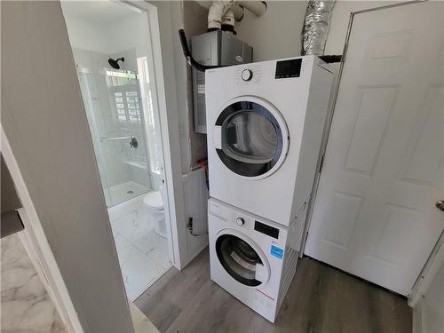 98 West Avenue N|Unit #Upper, Hamilton, ON - Indoor Photo Showing Laundry Room