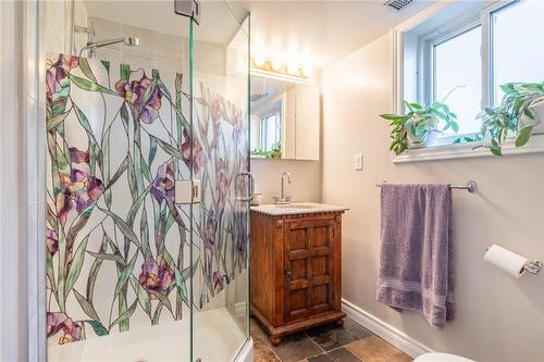 488 Townline Road, Niagara-On-The-Lake, ON - Indoor Photo Showing Bathroom