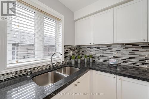 239 Littlewood Dr, Oakville, ON - Indoor Photo Showing Kitchen With Double Sink