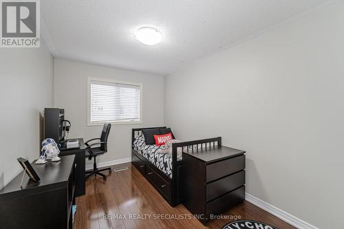 239 Littlewood Dr, Oakville, ON - Indoor Photo Showing Bedroom