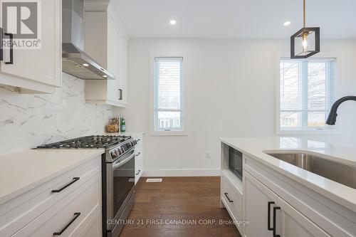 51 - 22701 Adelaide Road, Strathroy-Caradoc, ON - Indoor Photo Showing Kitchen With Upgraded Kitchen