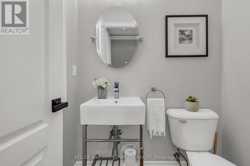 3113 Hedges Dr, Burlington, ON - Indoor Photo Showing Bathroom
