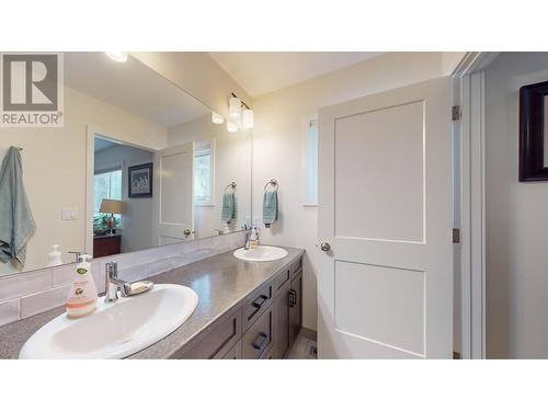 156 Shadow Mountain Boulevard, Cranbrook, BC - Indoor Photo Showing Bathroom