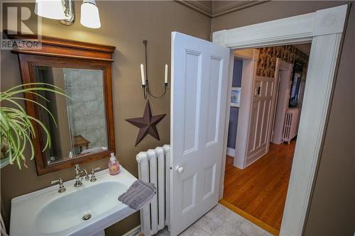 276 King Street E, Brockville, ON - Indoor Photo Showing Bathroom